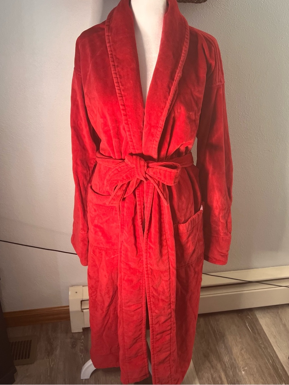 VTG Victoria's Secret Red Plush Robe Medium Y2K 2009 Cozy Fleece Shawl Neck